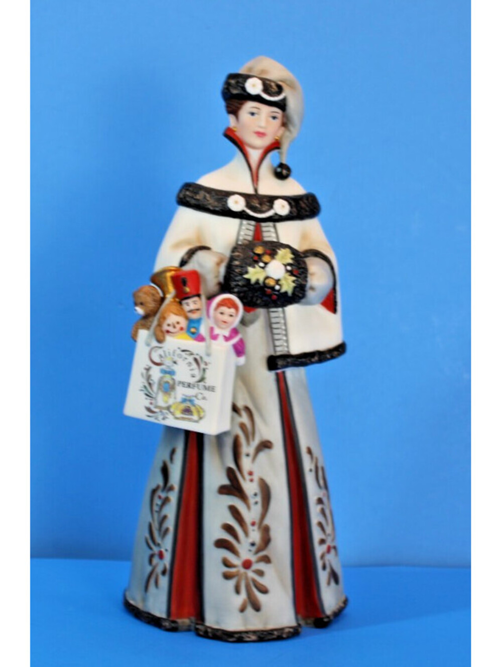 Avon 1999 President's Club Award Mrs. Albee Porcelain Figurine 9.75” LNC